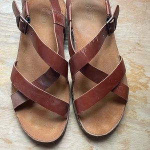 Womens size 10 Chaco leather wayfarers barely worn.